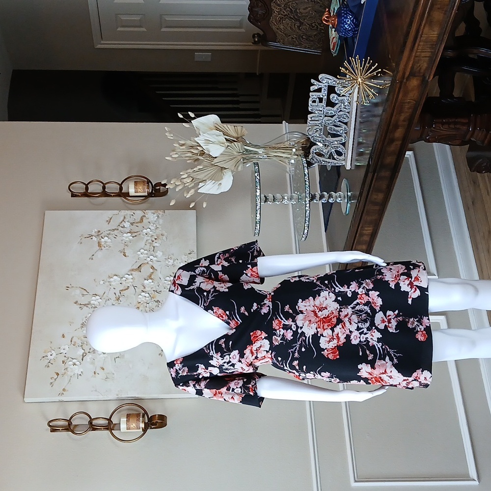 Women's Black Floral V-Neck Flowy Short Sleeves Mini Dress With Pockets Medium - Picture 7 of 17